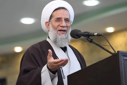 حجت الاسلام محمدحسنی: ارتش باید ۶۳ هزار نفر حافظ قرآن داشته باشد
