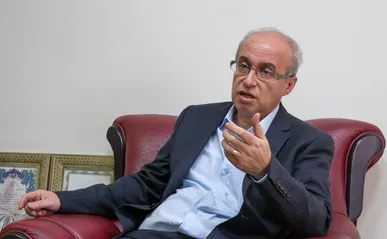 همایون سامه‌یح: اتحاد ملت ایران فراتر از ادیان است / حمله به کنیسه نشان‌دهنده بی‌احترامی رژیم صهیونیستی به یهودیت است + فیلم