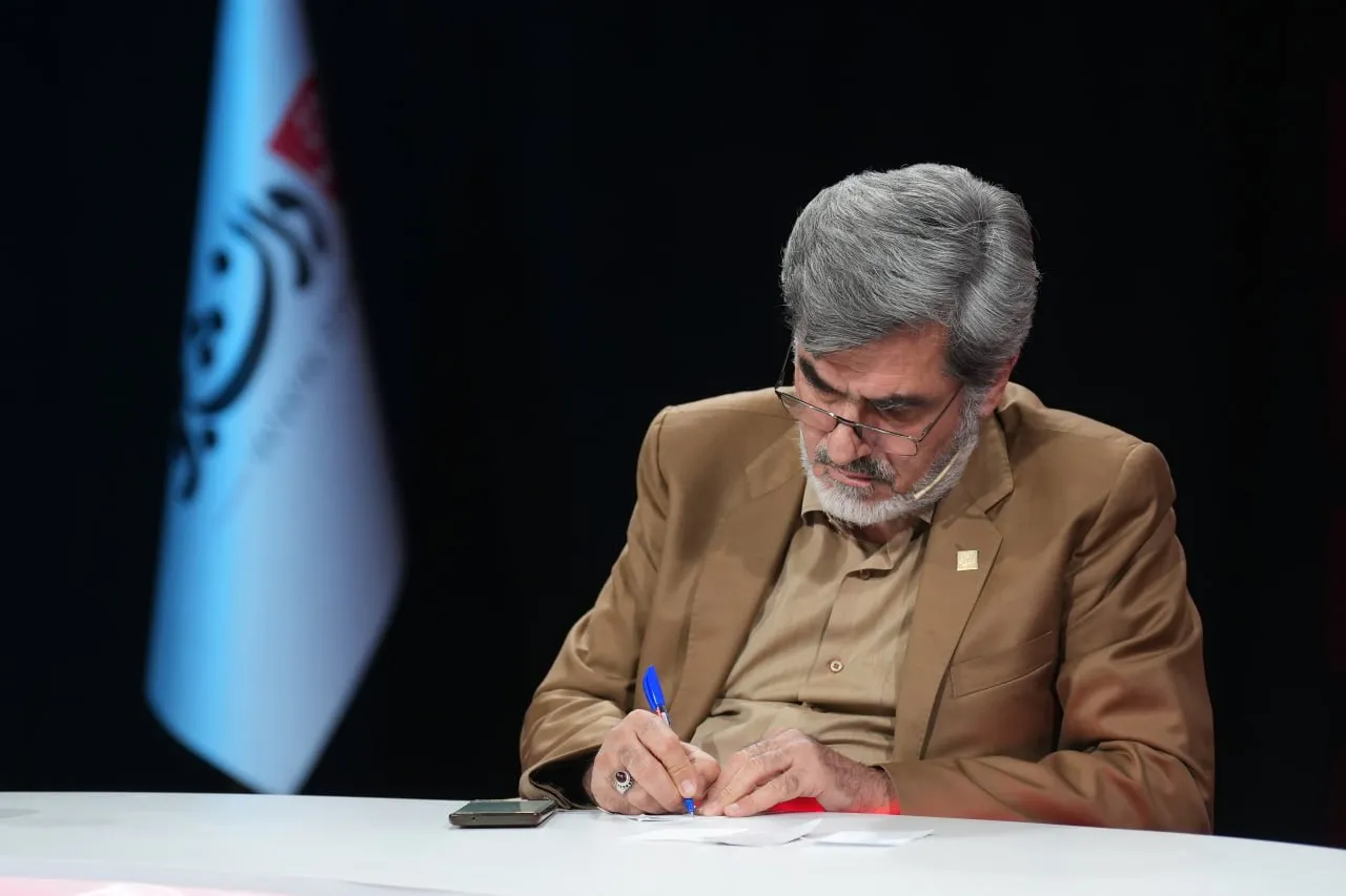 تیتر: ماجرای نطق جنجالی کوچک زاده در مجلس + فیلم