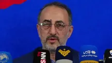 آگاهی سازی مردم می‌تواند نقش مهمی در افشای واقعیت دموکراسی غربی داشته باشد