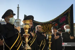 همزمان با سالروز شهادت حضرت فاطمه(س) از ساعت ۹ صبح دسته عزای خادمان و زائران حرم مطهر بانوی کرامت از مسجد امام حسن عسکری علیه السلام تا حرم مطهر حضرت معصومه سلام الله علیها برپا 