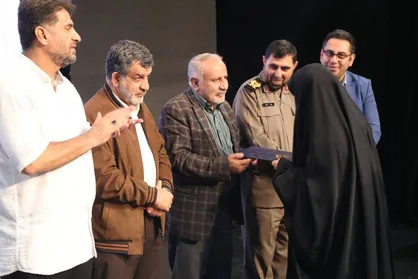 از اخوانیه&zwnj;های نوجوانان تا روایت رسانه&zwnj;ای شعر؛ &laquo;تقریر عشق&raquo; در موزه ملی دفاع مقدس رونمایی شد
