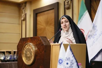 بهروز آذر: رکورد انتصابات زنان در دولت چهاردهم جابه&zwnj;جا شد/ بیش از ۵۷۰۰ زن در دستگاه اجرایی مشغول به کار هستند + فیلم