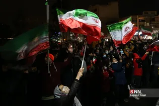 شادی مردم تهران پس از صعود تیم ملی فوتبال به جام جهانی