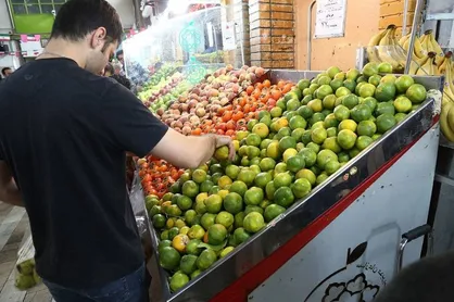 قیمت میوه در میادین و بازار&zwnj;های میوه و تره بار اعلام شد