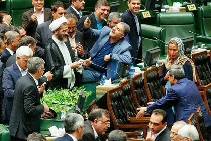 شیفتگی ممنوع!