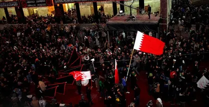 ویدئو عزاداری و سینه زنی طوفانی بحرینی ها در حرم امام حسین (ع) -  اربعین ۱۴۴۵