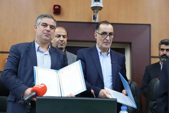 تبادل تفاهم‌نامه واگذاری بیش از هزار قطعه زمین به خانواده‌های شهدا همزمان با هفته دولت