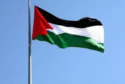 بزرگترین پرچم فلسطین در آلمان به اهتزار درآمد + فیلم