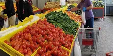 میادین میوه و تره بار تهران همزمان با روز پدر باز است