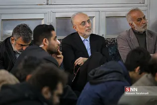 علی اکبر صالحی رییس سازمان انرژی اتمی و بهروز کمالوندی سخنگوی سازمان انرژی اتمی در مراسم ترحیم زهرا عبدالمحمدی خبرنگار فقید خبرگزاری فارس


