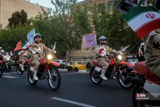 مراسم رژه موتور سواران به مناسبت 29 روز ارتش جمهوری اسلامی