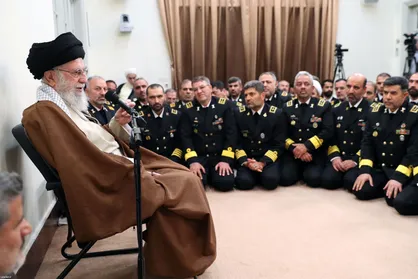 رهبر انقلاب : افزایش آمادگی و توان رزم، مهم&zwnj;ترین وظیفه نیروهای مسلح است