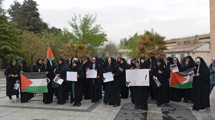 فریادی بلند از قلب دانشگاه برای آزادی قدس/ تجمع دانشجویی در حمایت از مردم مظلوم غزه در دانشگاه الزهرا (س) + عکس و فیلم