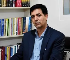 شاهنامه را نباید در حد افسانه دانست / فردوسی نخستین نویسنده آثار علمی‌تخیلی است