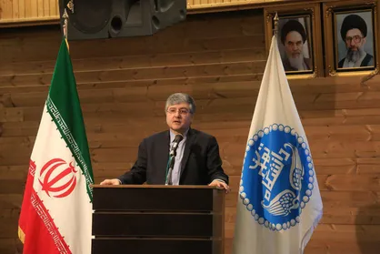 امروز نسل جوان در بدیهی&zwnj;ترین مسائل اجتماعی با بدترین چالش&zwnj;ها همراه است