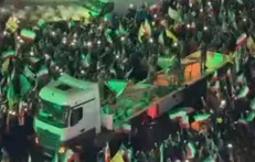 برای اولین‌بار نسل جدید پهپاد‌های انتحاری آرش در تجمع میدان انقلاب تهران رونمایی شدند