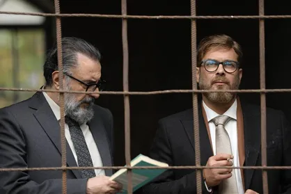 اولین تصاویر از فیلم سیاسی &laquo;غبار میمون&raquo; رونمایی شد