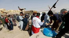 کمک‌های بشر دوستانه هلال احمر ایران به افغانستان