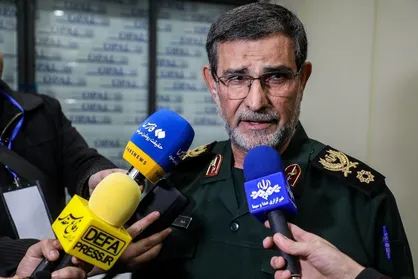 دریادار تنگسیری: شناور&zwnj;های سپاه و ارتش به امارات اعزام می&zwnj;شوند