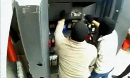 سرقت میلیاردی چک پول از یک بانک دولتی