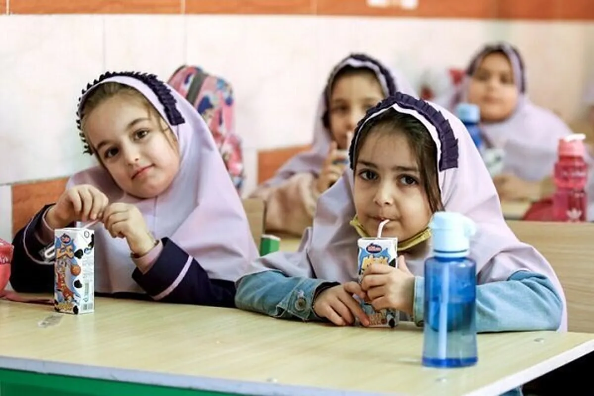 ابلاغ بخشنامه اجرای طرح توزیع رایگان شیر و تغذیه در مدارس دولتی کشور