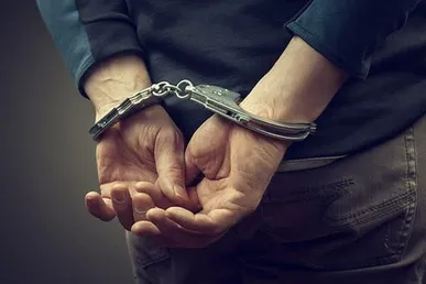 دستگیری دو متهم در پرونده سرقت خودرو‌های حکیمیه؛ اموال مسروقه به مال‌باختگان بازگشت