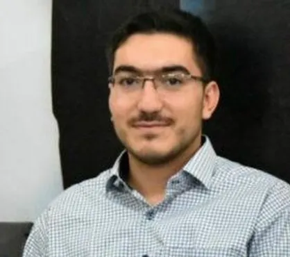 شاعر دعوت شده به دانشگاه صنعتی قم حواشی زیادی به وجود آورد