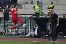 هافبک پرسپولیس در یک قدمی فولاد!