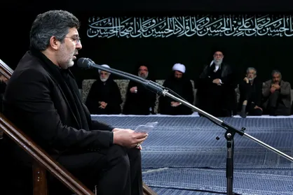 فیلم/ مداحی محمد رضا طاهری در حسینیه امام خمینی(ره)