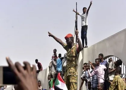 اتحادیه آفریقا سودان را به لغو عضویت تهدید کرد