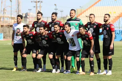 پرسپولیس صدرنشین باقی ماند
