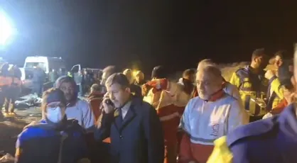 حضور مسئولان ارشد استانی در محل حادثه جاده&zwnj;ای اصفهان برای نظارت بر عملیات نجات +فیلم