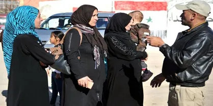 بازگشت ۱۰ خانواده سوری از مرز اردن به منازل خود در حمص