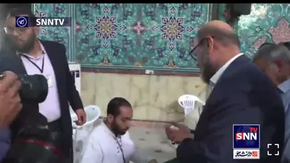حضور حسین دهقان رئیس بنیاد مستضعفان پای صندوق رای در حسینیه ارشاد