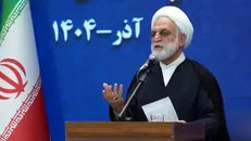 زندانی کردن افراد برای ما ساده و عادی نشود