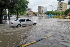 بحران خطوط ریزشی فاضلاب شهر اهواز در فصل بارندگی