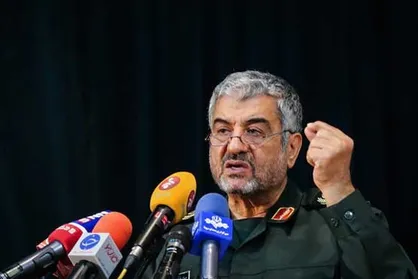 مدیریت جهادی به معنی اطاعت نکردن از کافران است/ نگاه مسئولان کشور به توان داخلی باشد