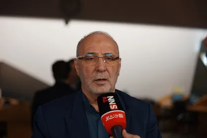 حاجی&zwnj;دلیگانی: باید مقابل صلح و جنگ تحمیلی دشمن بایستیم/ اروپایی&zwnj;ها در قضیه اسنپ&zwnj;بک بازیچه آمریکا شدند+فیلم