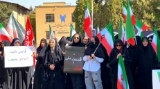 گرامیداشت «روز پرچم» در دانشگاه آزاد مشهد؛ دانشگاهیان پای اقتدار کشور ایستادند+فیلم