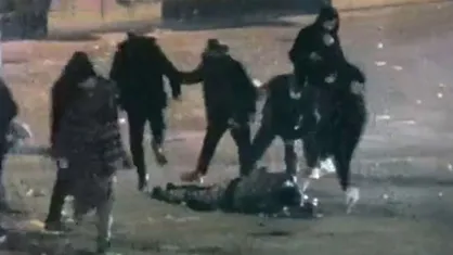 لحظۀ به&zwnj;شهادت&zwnj;رساندن یک بسیجی توسط تروریست&zwnj;های قاتل در اصفهان