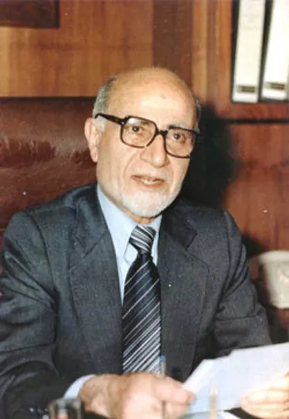بازرگان و دانشجویان فضـول
