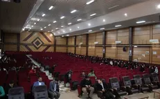 نماینده مجلس با تاخیر یک ساعته مهمان دانشجویان شد! +فیلم