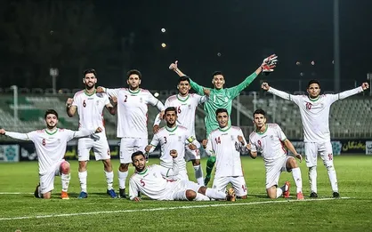 اماراتی&zwnj;ها هم مقابل ایران زانو زدند/ صعود شاگردان پورموسوی به دور نهایی با ۳ پیروزی
