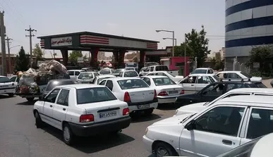 مشکل بنزین هرمزگان باید هرچه سریع‌تر حل شود / اختلاف‌نظرها نباید مردم را در صف‌های بنزین معطل کند