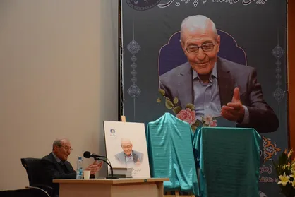 زرنگی این نیست که کسی، پا در کفش دیگری بگذارد/ ۵۰ سال جراحی و مدیریت را در کنار مردم تجربه کردم