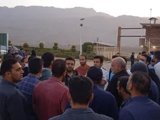 یا قرارداد جدید امضا کنید یا تسویه / کارگران معترض کشت و صنعت لرستان هنوز به شرکت باز نگشته‌اند!