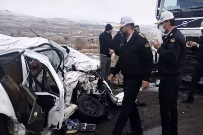 امدادرسانی اورژانس به ۱۱ مصدوم در دو حادثه رانندگی اصفهان و میمه