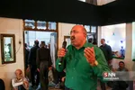 مرثیه سرایی خادمان در بین خروج و ورود عزاداران در بین منبرها