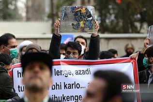تجمع دانشجویان و طلاب در مقابل سفارت هندوستان